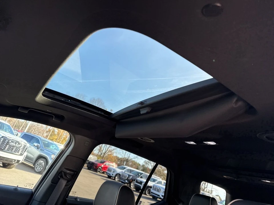 2022 Chevrolet Traverse - Image 12 of 12