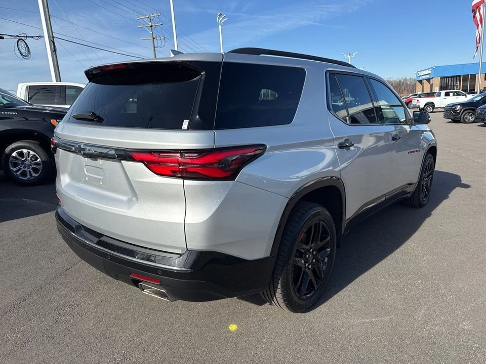 2022 Chevrolet Traverse - Image 5 of 12