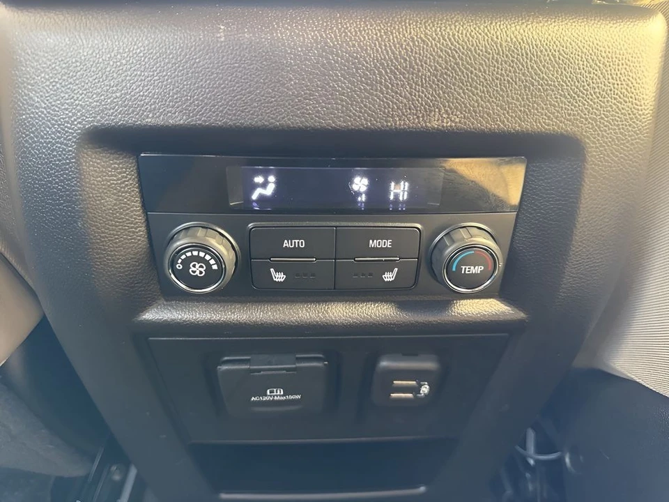 2022 Chevrolet Traverse - Image 13 of 21
