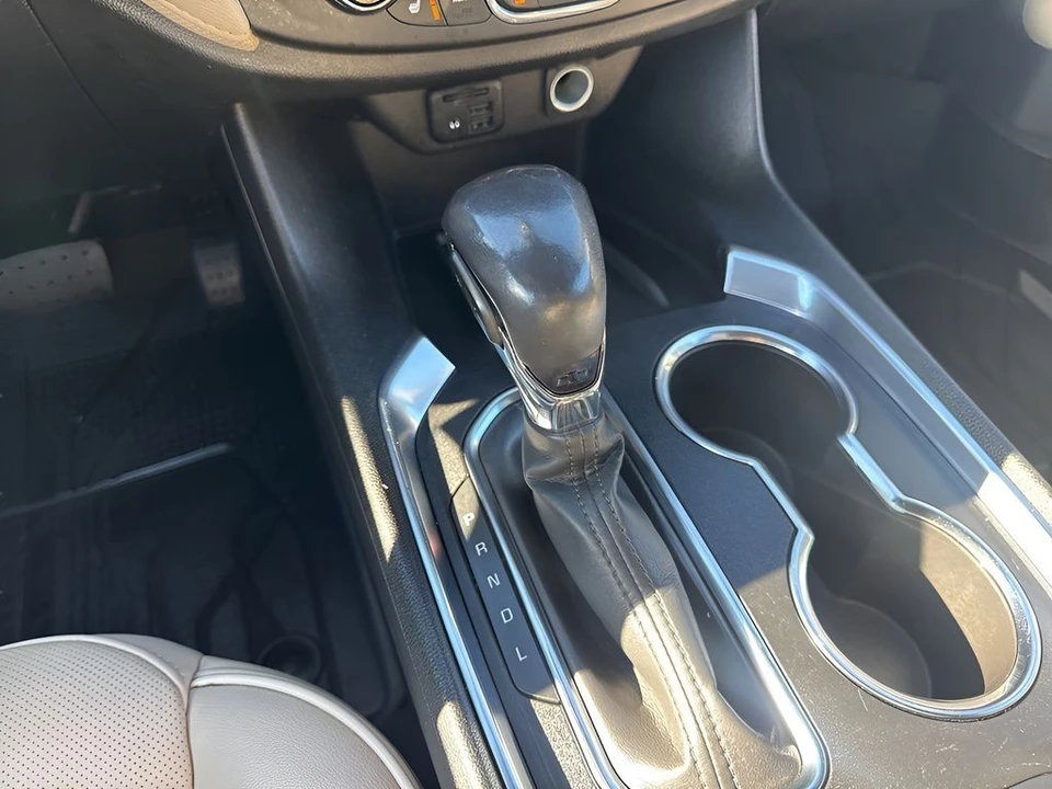 2022 Chevrolet Traverse - Image 18 of 21