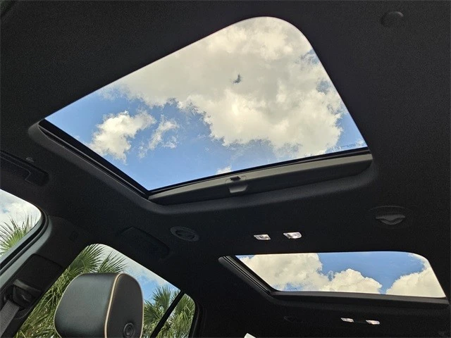 2022 Chevrolet Traverse - Image 19 of 21