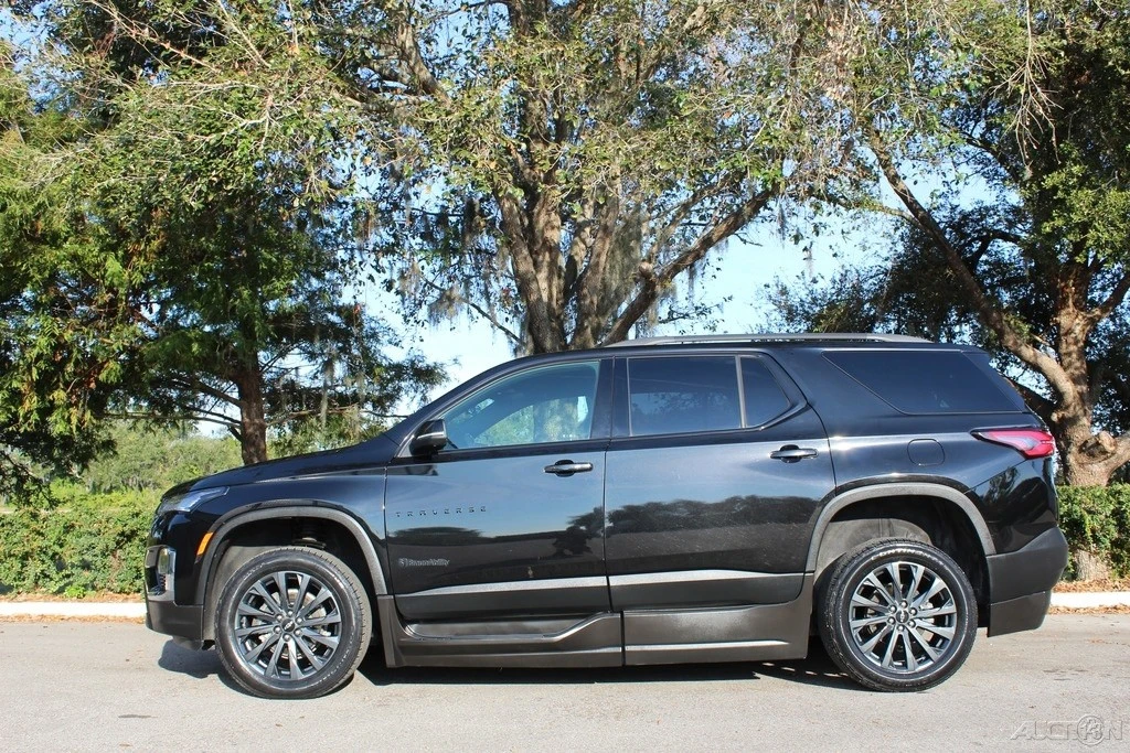 2022 Chevrolet Traverse - Image 7 of 12