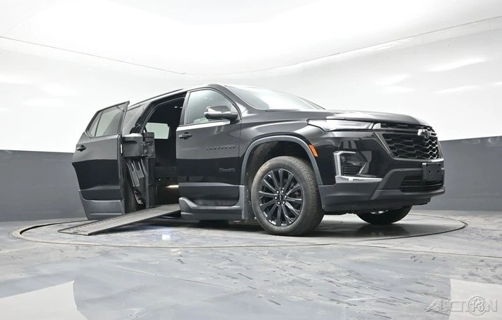 2022 Chevrolet Traverse - Image 3 of 9