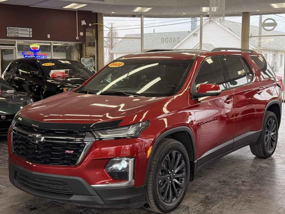 2022 Chevrolet Traverse - Image 2 of 21