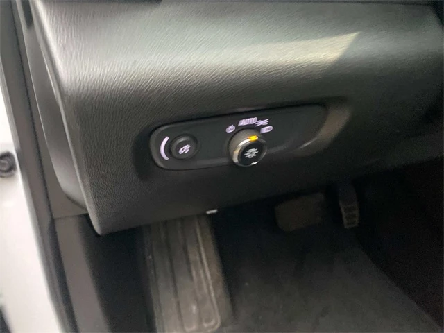 2022 Chevrolet Traverse - Image 16 of 18