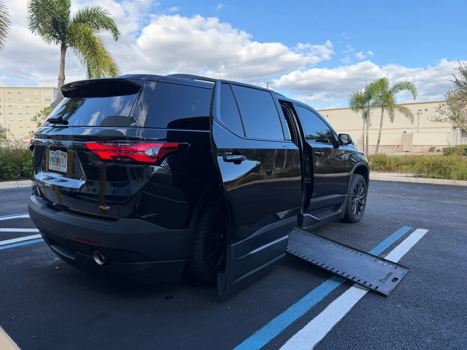 2022 Chevrolet Traverse - Image 3 of 21
