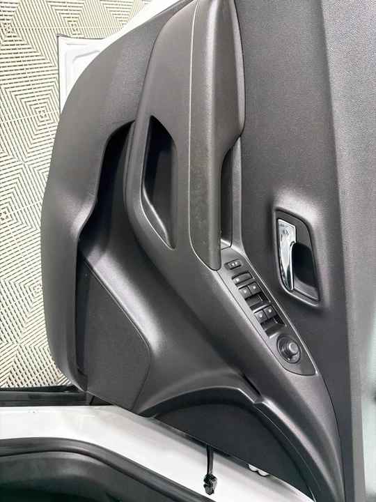 2022 Chevrolet Trax - Image 9 of 21