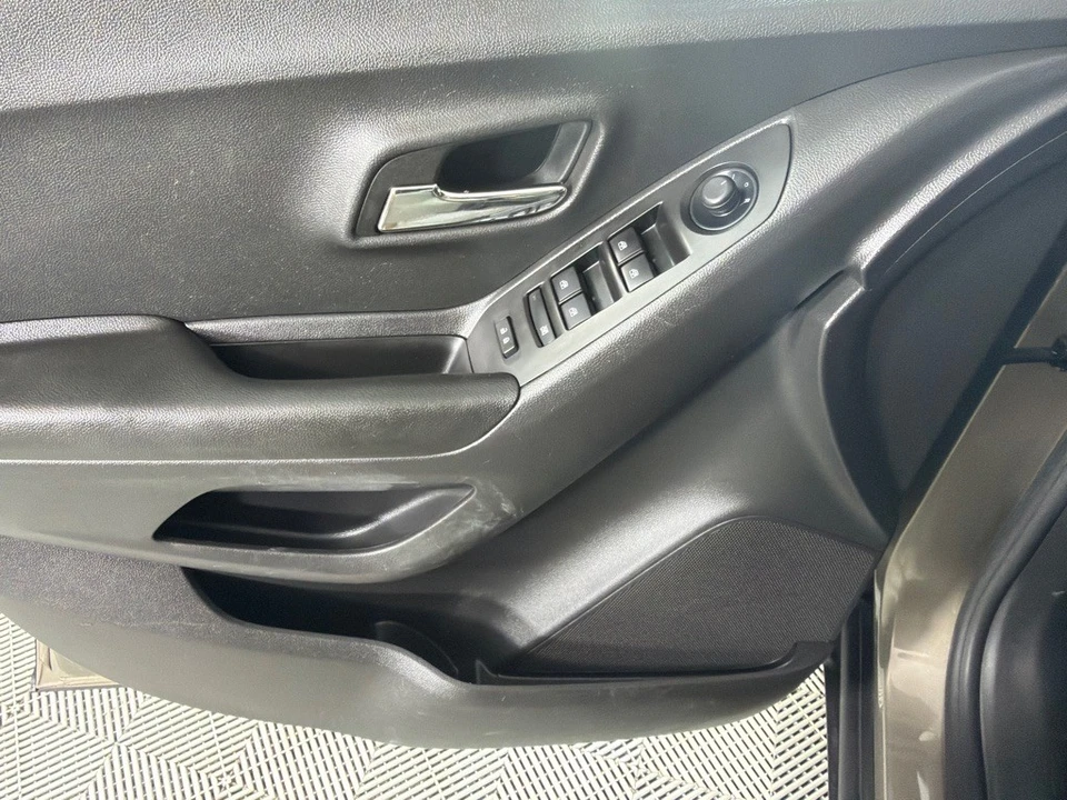 2022 Chevrolet Trax - Image 10 of 21