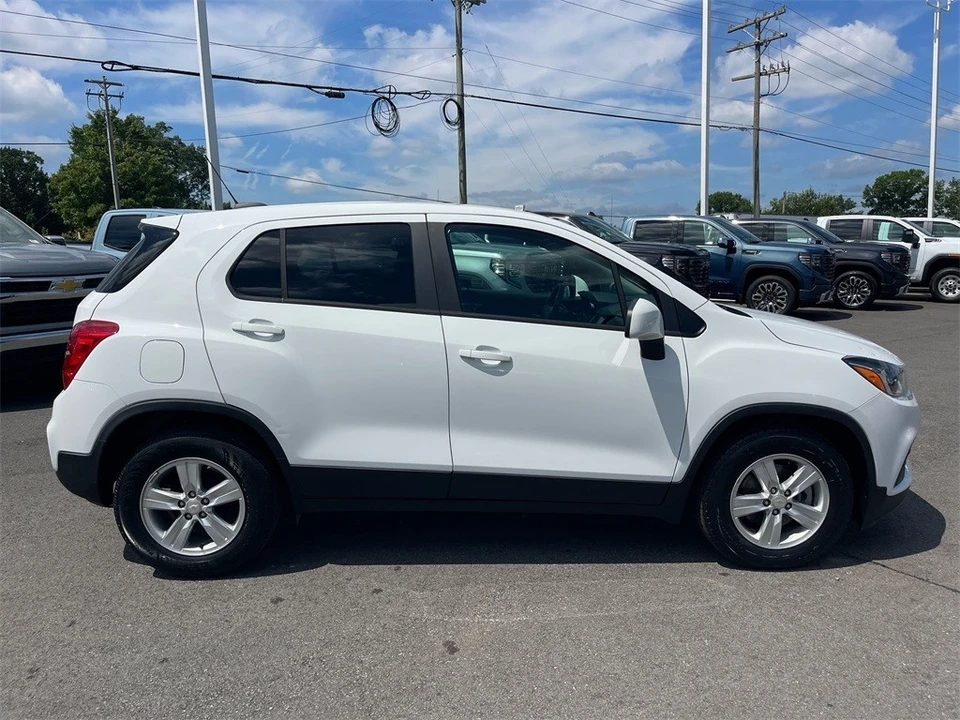 2022 Chevrolet Trax - Image 6 of 12
