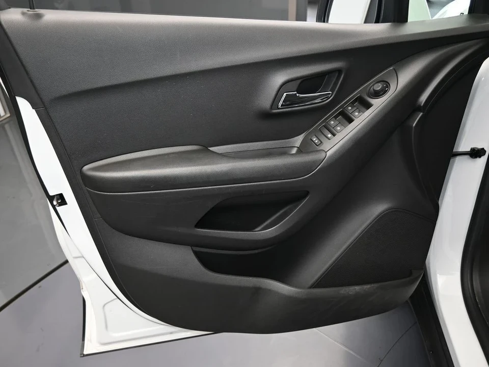 2022 Chevrolet Trax - Image 11 of 12