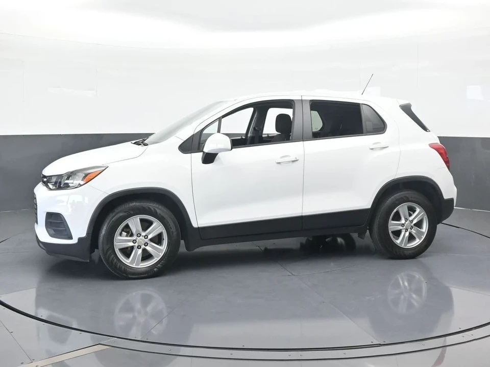 2022 Chevrolet Trax - Image 2 of 12