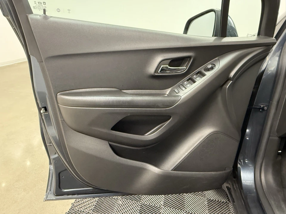 2022 Chevrolet Trax - Image 9 of 21