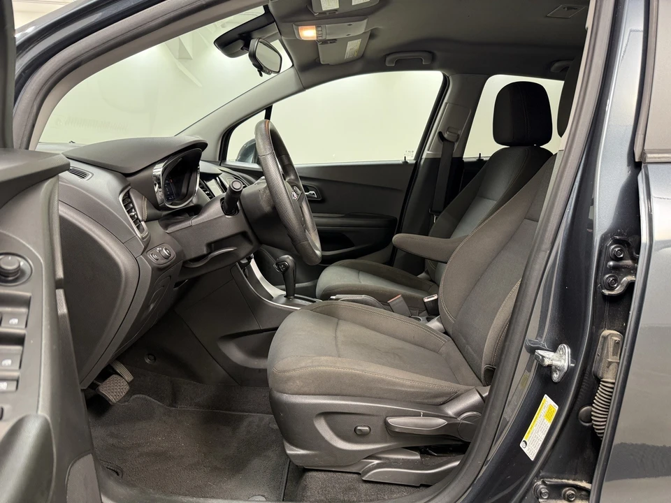 2022 Chevrolet Trax - Image 12 of 21
