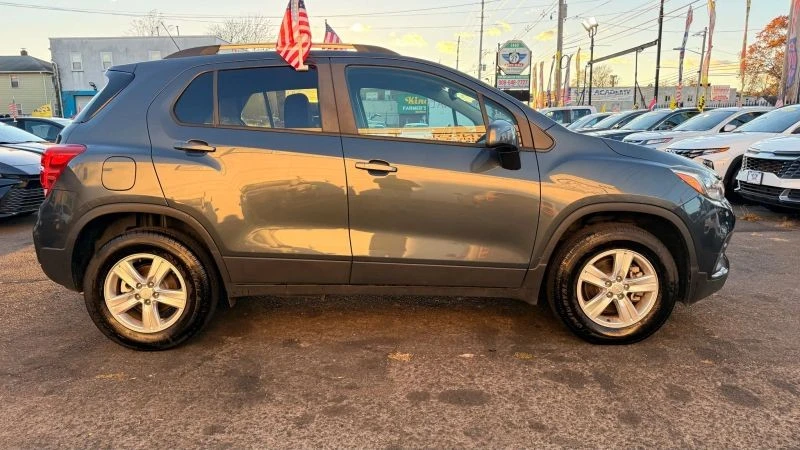 2022 Chevrolet Trax - Image 11 of 12