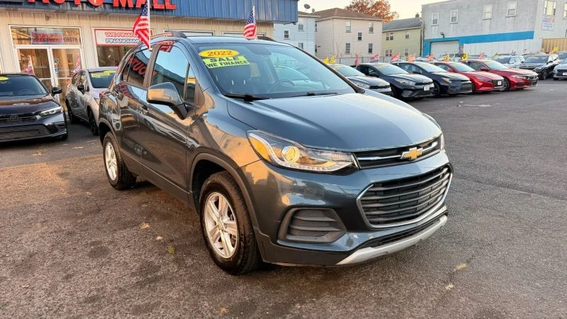 2022 Chevrolet Trax - Image 2 of 12
