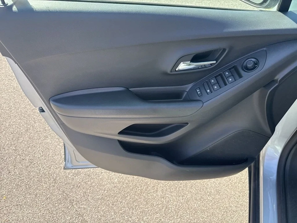 2022 Chevrolet Trax - Image 11 of 12