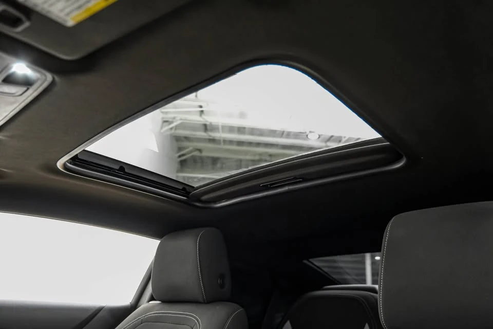 2022 Chevrolet Camaro 6th Gen - Image 4 of 19