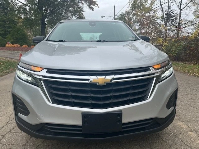 2022 Chevrolet Equinox - Image 2 of 12