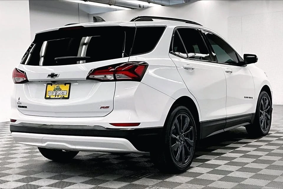 2022 Chevrolet Equinox - Image 2 of 14