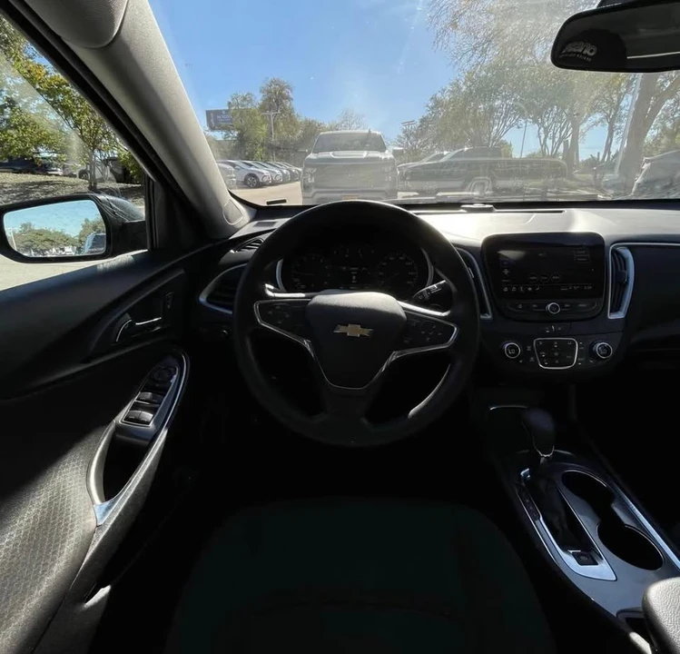 2022 Chevrolet Malibu - Image 6 of 9