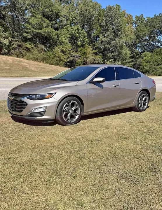2022 Chevrolet Malibu - Image 2 of 2