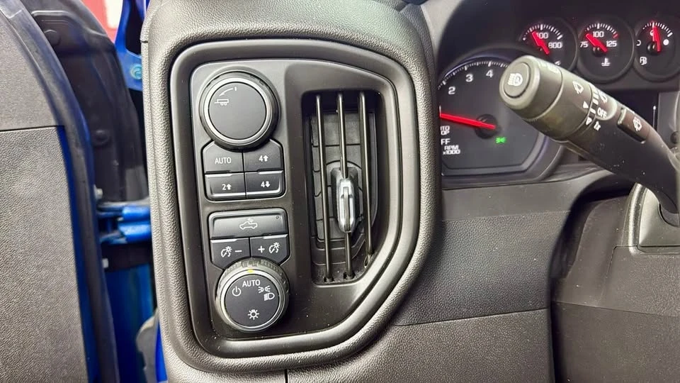 2022 Chevrolet Silverado 4th Gen - Image 10 of 17