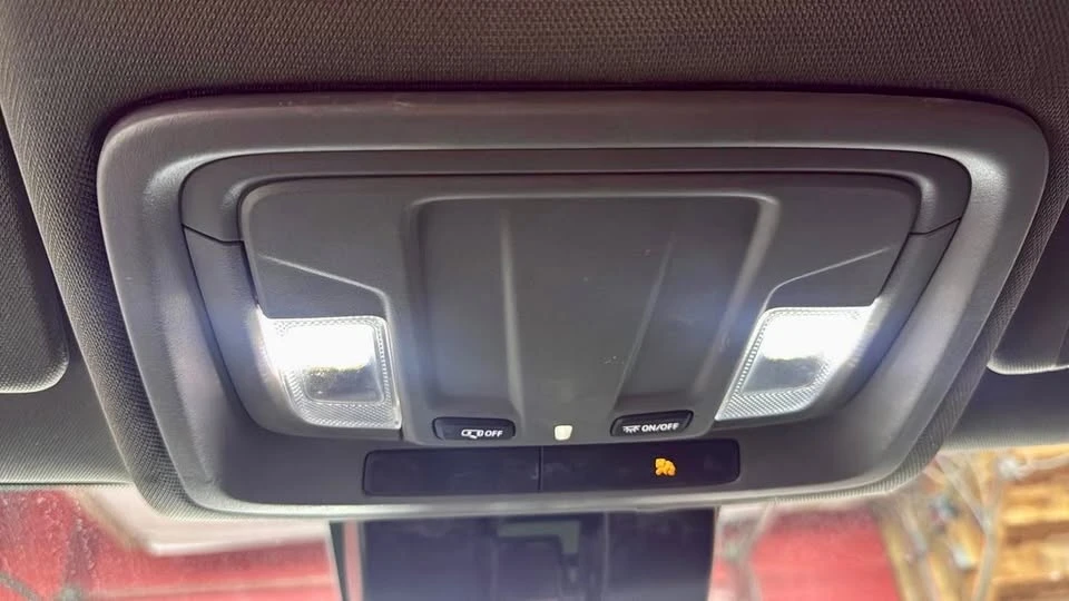 2022 Chevrolet Silverado 4th Gen - Image 16 of 17