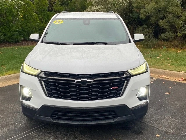 2022 Chevrolet Traverse - Image 2 of 18
