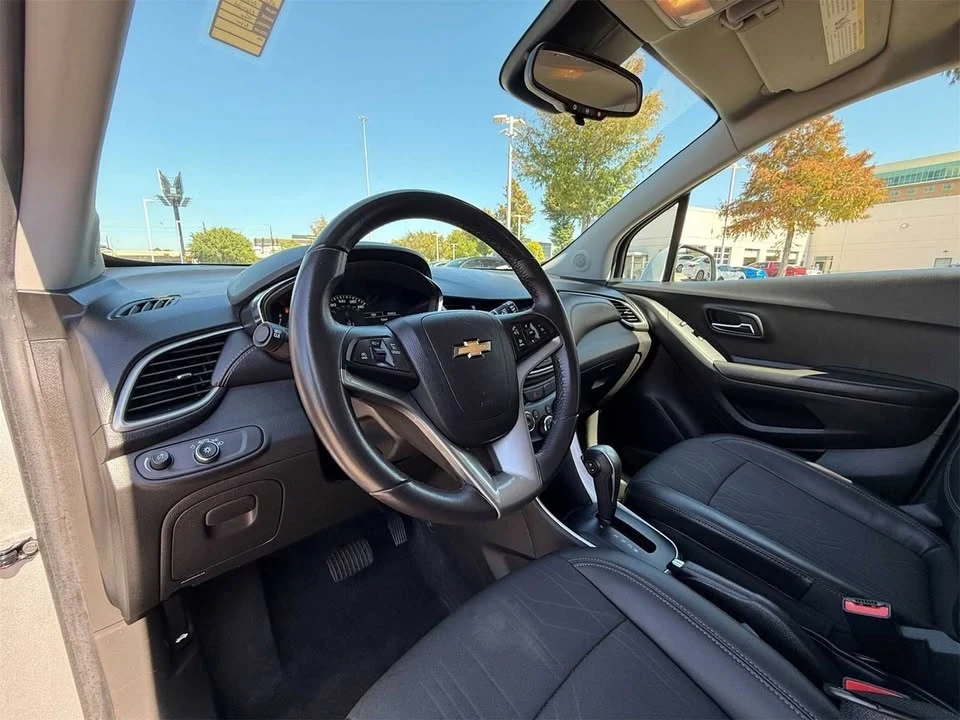2022 Chevrolet Trax - Image 2 of 9