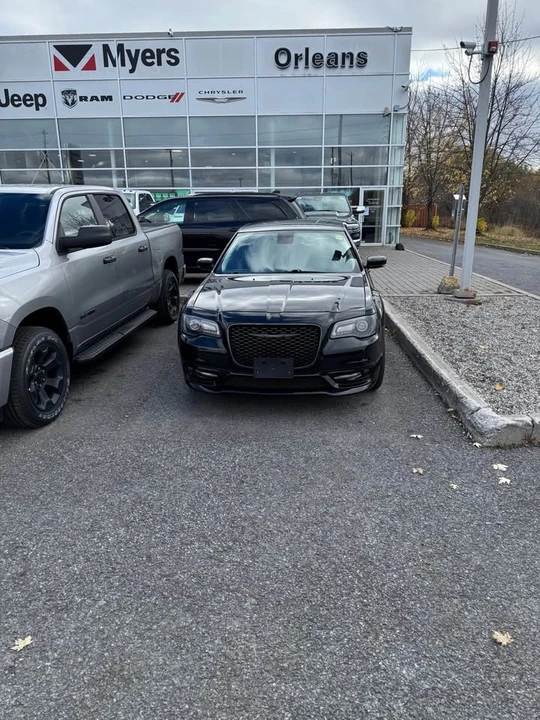 2022 Chrysler 300 (2005-2023) - Image 2 of 9