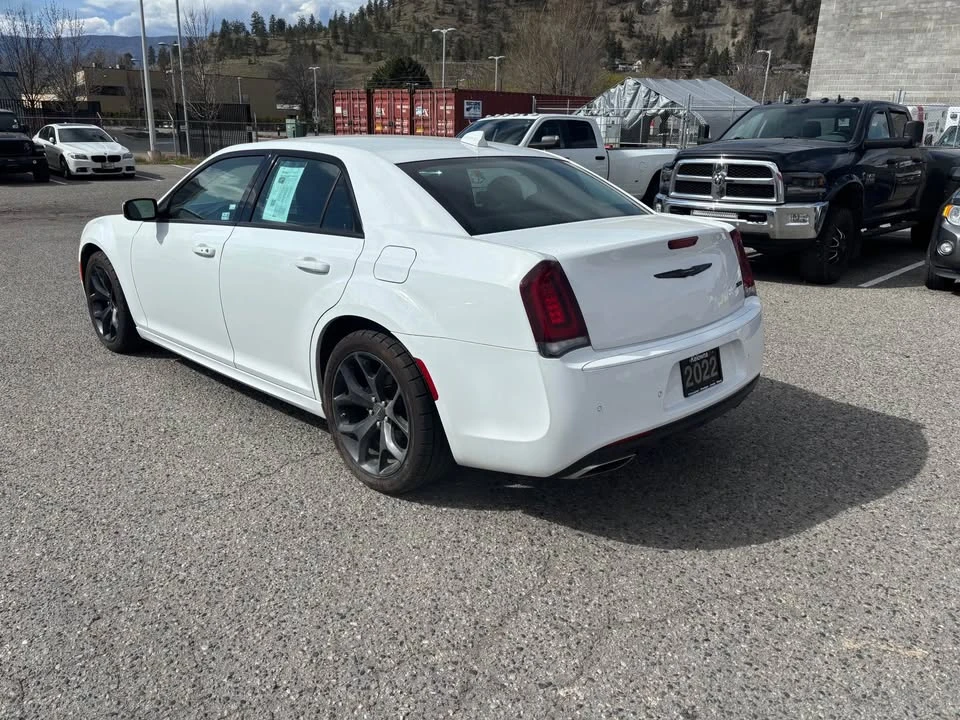2022 Chrysler 300 (2005-2023) - Image 2 of 8