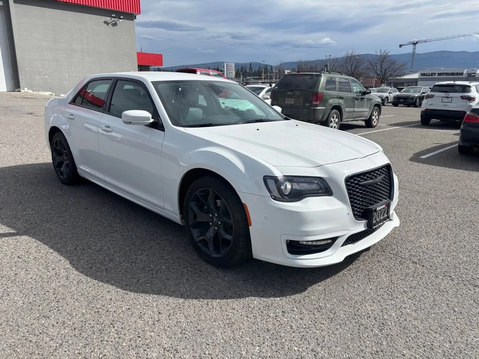 2022 Chrysler 300 (2005-2023) - Image 4 of 8