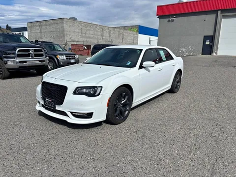 2022 Chrysler 300 Touring L