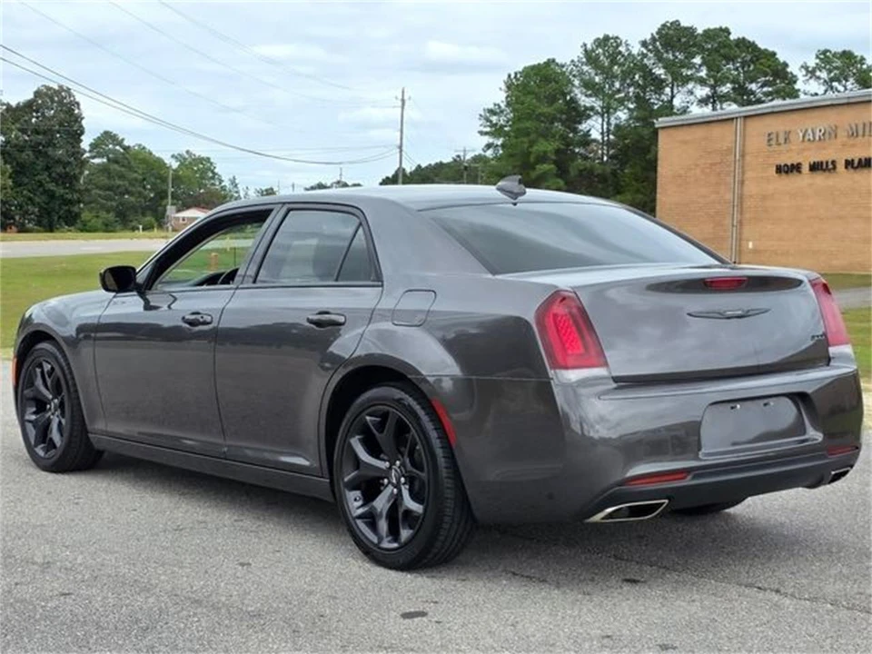 2022 Chrysler 300 (2005-2023) - Image 11 of 31