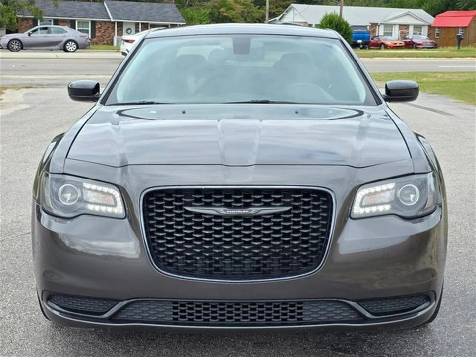 2022 Chrysler 300 (2005-2023) - Image 3 of 31