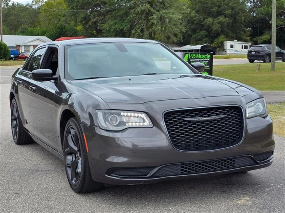 2022 Chrysler 300 (2005-2023) - Image 4 of 31