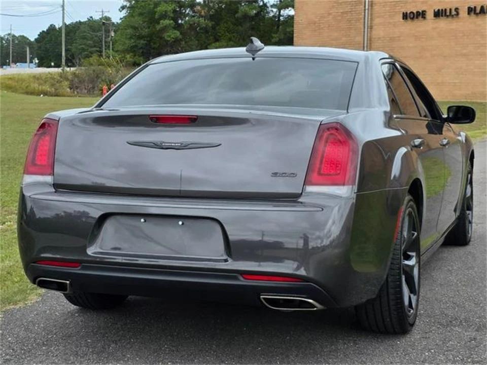 2022 Chrysler 300 (2005-2023) - Image 8 of 31