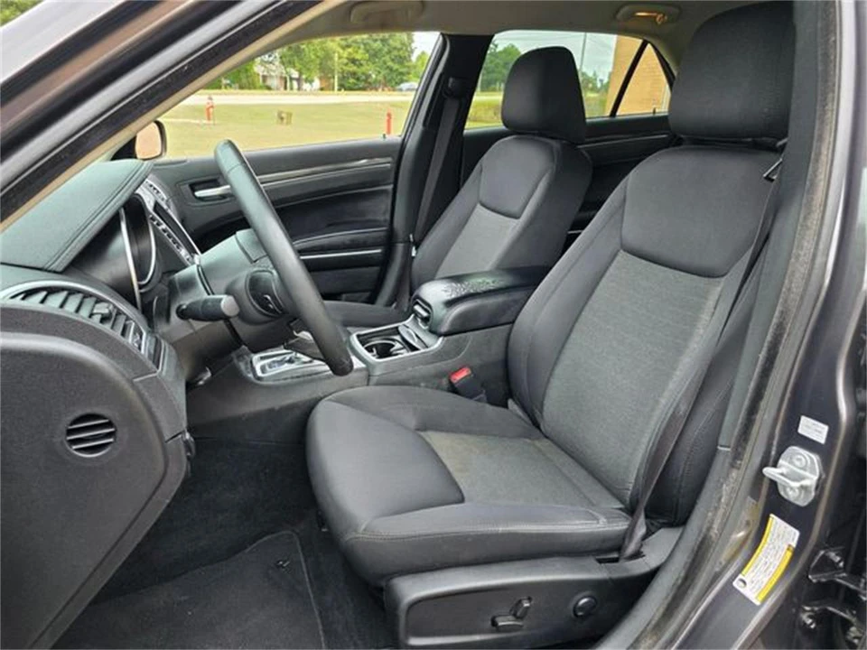 2022 Chrysler 300 (2005-2023) - Image 14 of 31