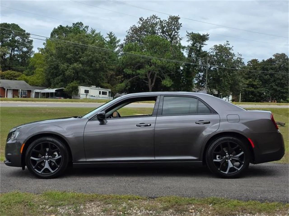 2022 Chrysler 300 (2005-2023) - Image 12 of 31