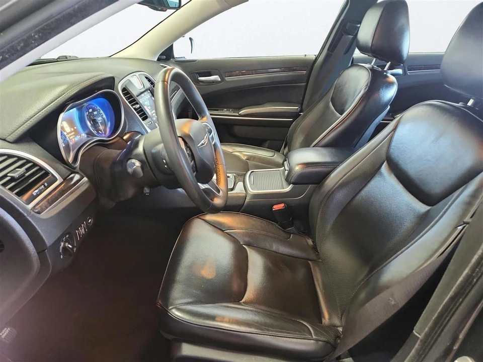 2022 Chrysler 300 (2005-2023) - Image 10 of 28