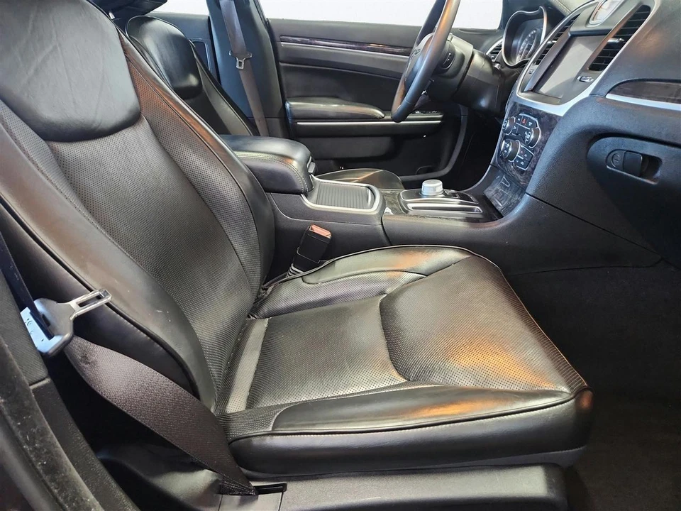 2022 Chrysler 300 (2005-2023) - Image 21 of 28
