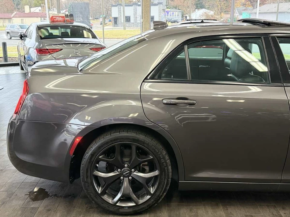 2022 Chrysler 300 (2005-2023) - Image 15 of 21