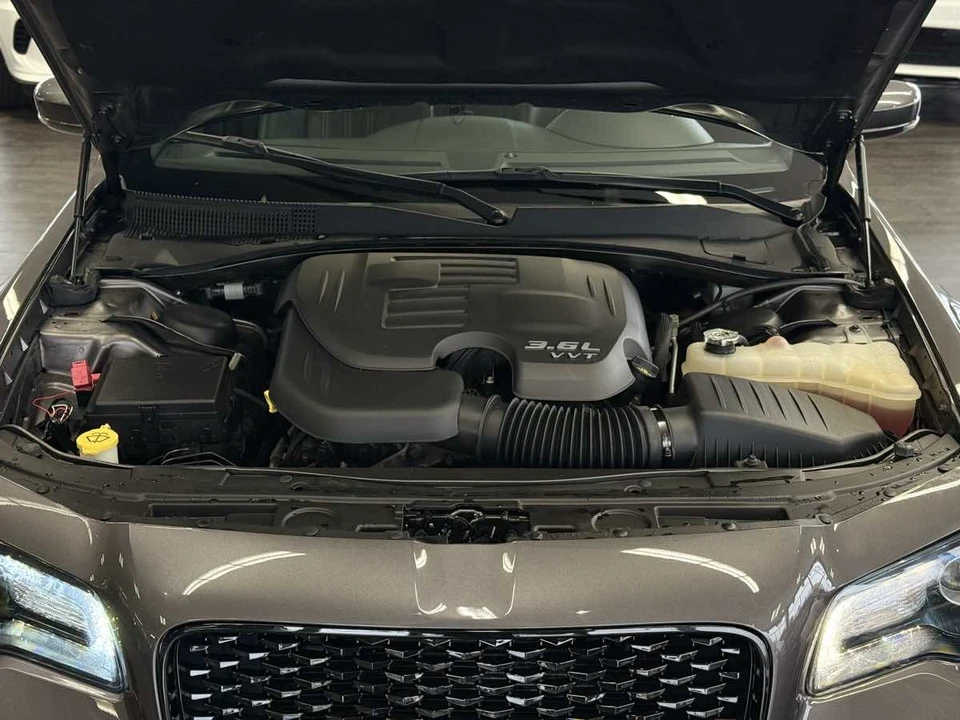 2022 Chrysler 300 (2005-2023) - Image 18 of 21