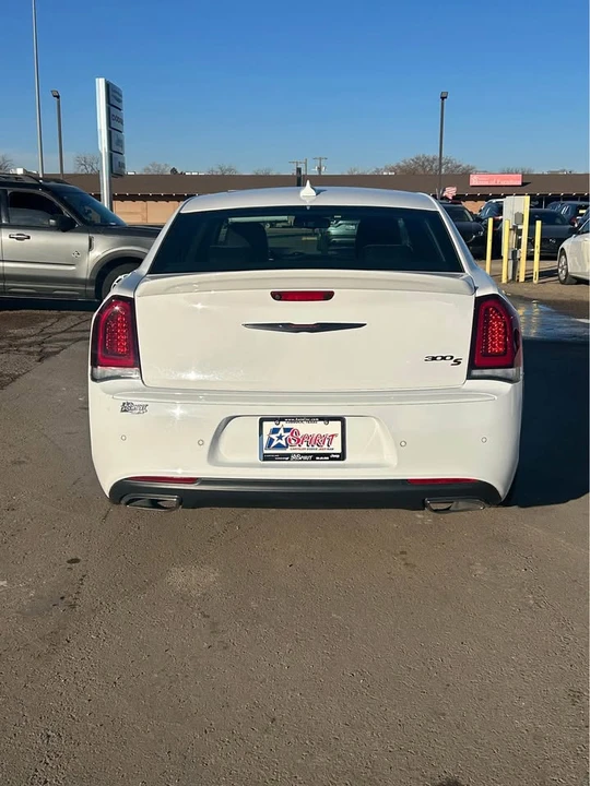 2022 Chrysler 300 (2005-2023) - Image 2 of 8