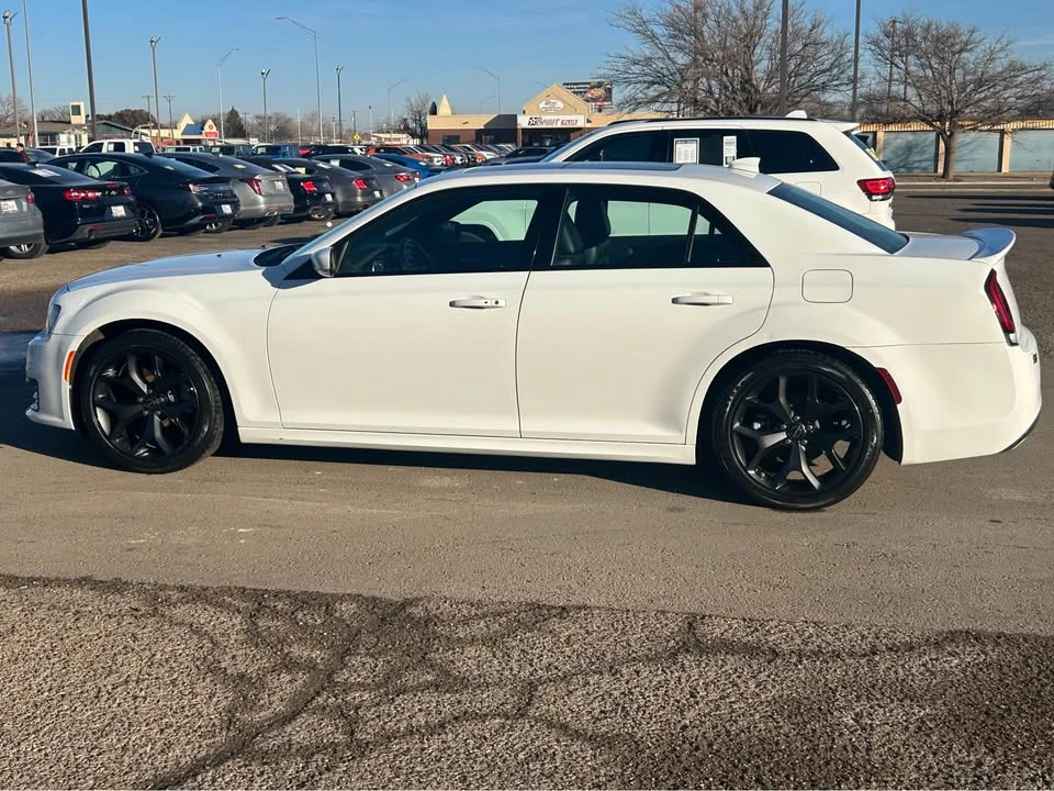 2022 Chrysler 300 (2005-2023) - Image 3 of 8