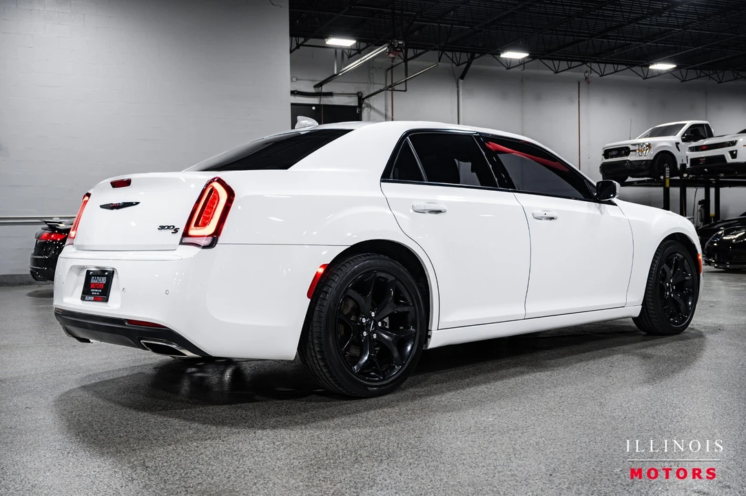 2022 Chrysler 300 (2005-2023) - Image 5 of 21
