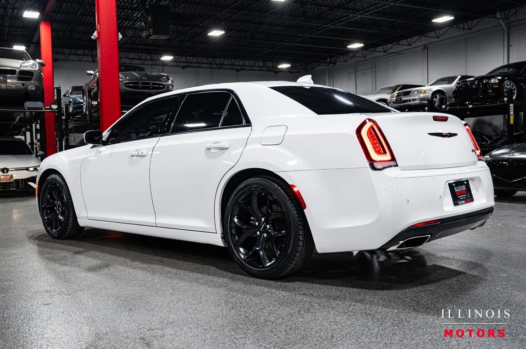 2022 Chrysler 300 (2005-2023) - Image 3 of 21