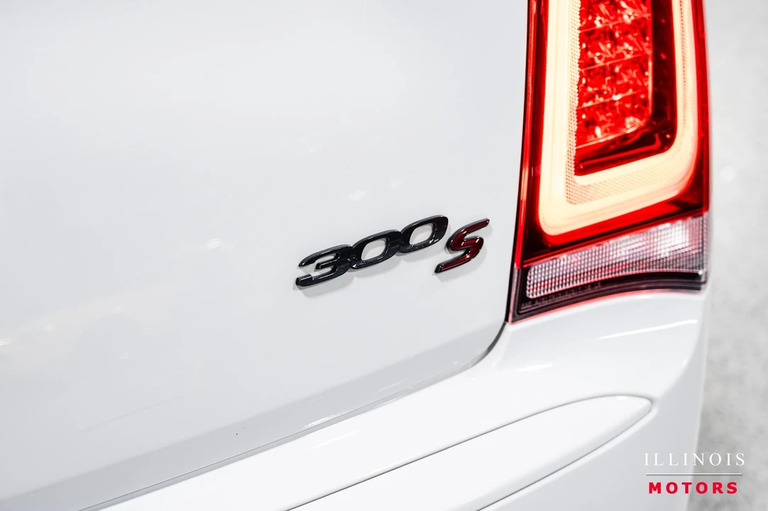 2022 Chrysler 300 (2005-2023) - Image 13 of 21