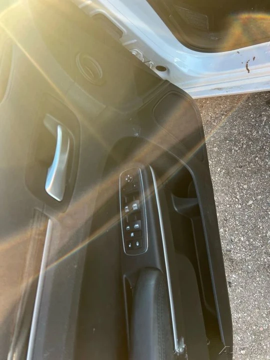 2022 Chrysler 300 (2005-2023) - Image 17 of 21