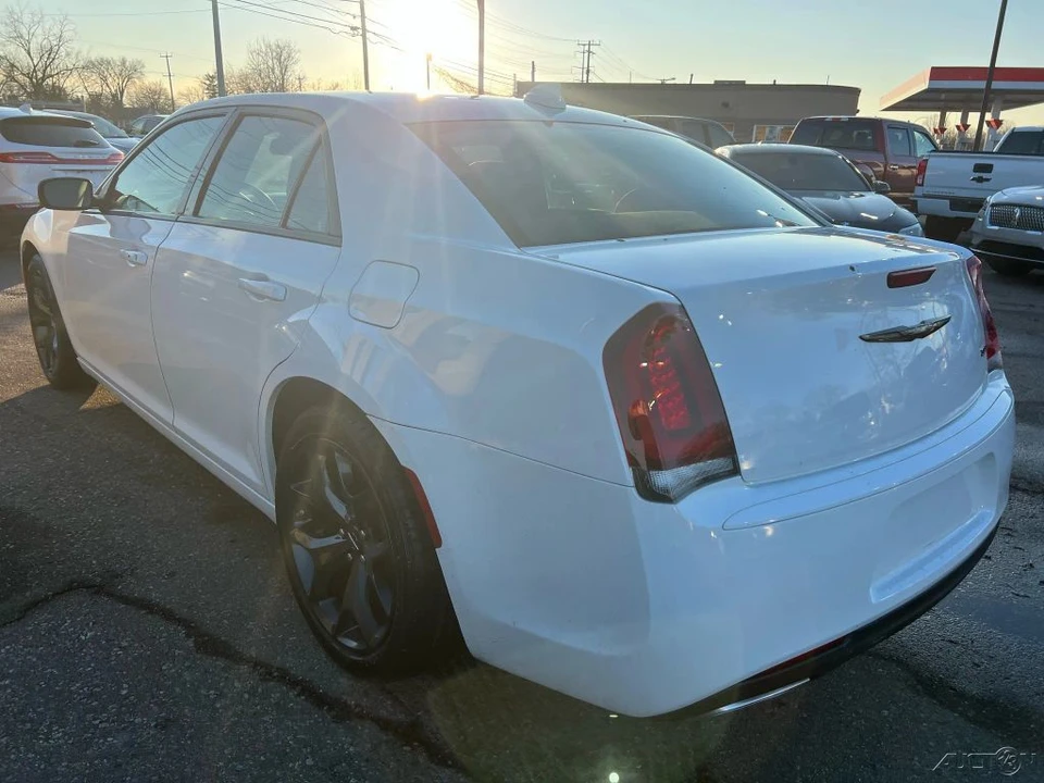 2022 Chrysler 300 (2005-2023) - Image 6 of 21